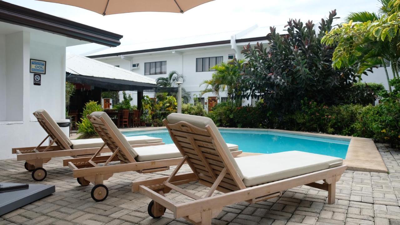 Отель Red Knight Gardens Davao Экстерьер фото