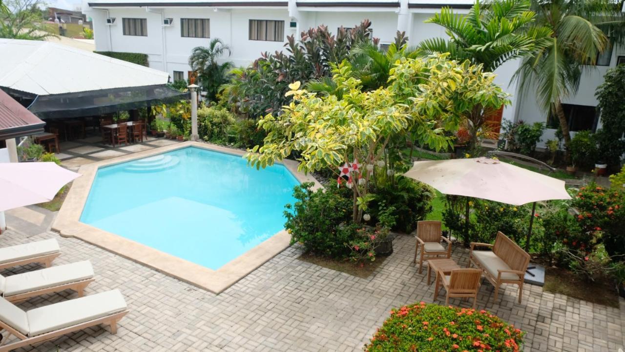 Отель Red Knight Gardens Davao Экстерьер фото