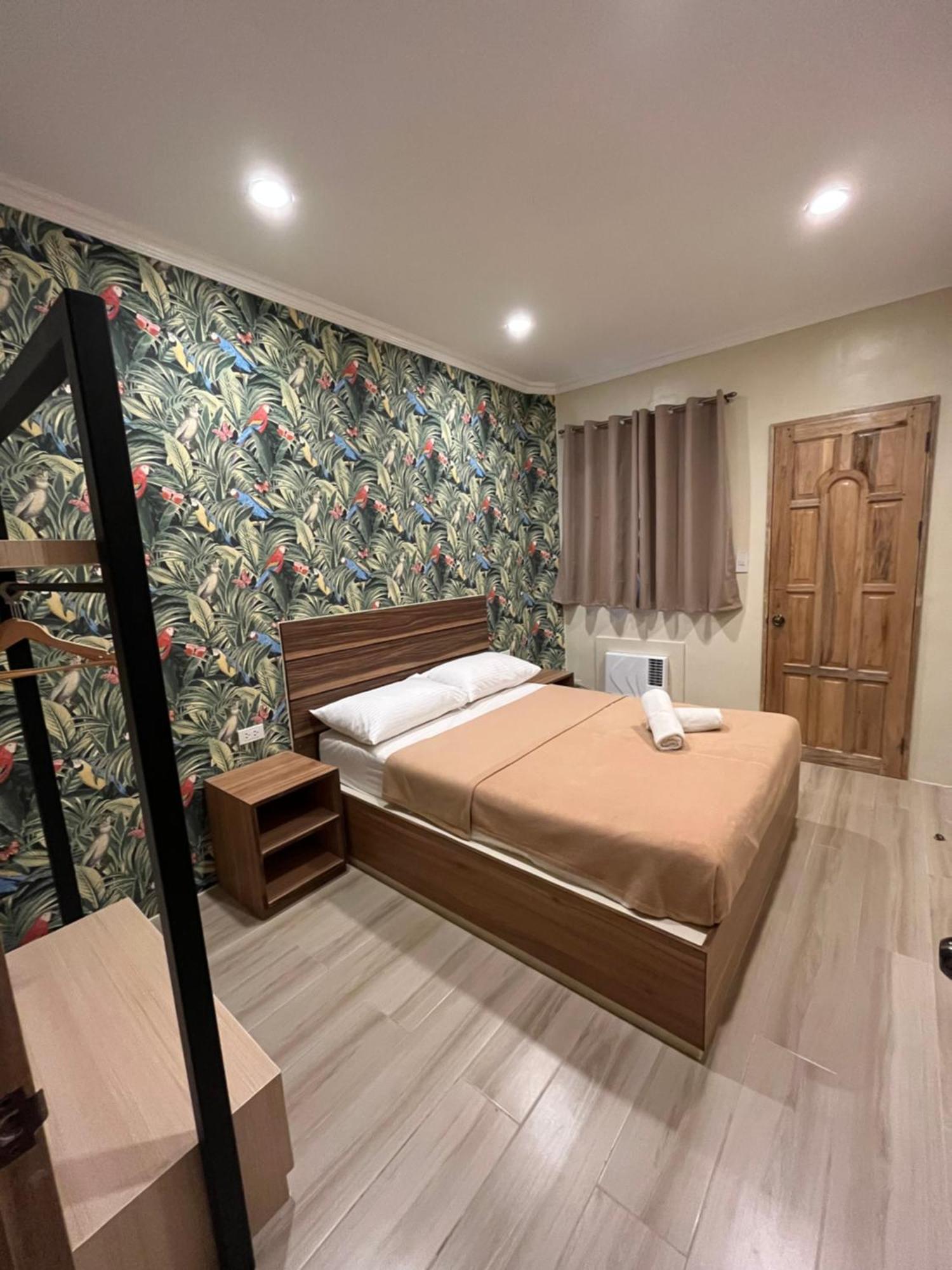 Отель Red Knight Gardens Davao Экстерьер фото