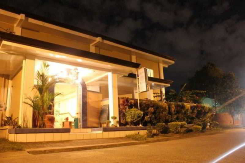 Отель Red Knight Gardens Davao Экстерьер фото
