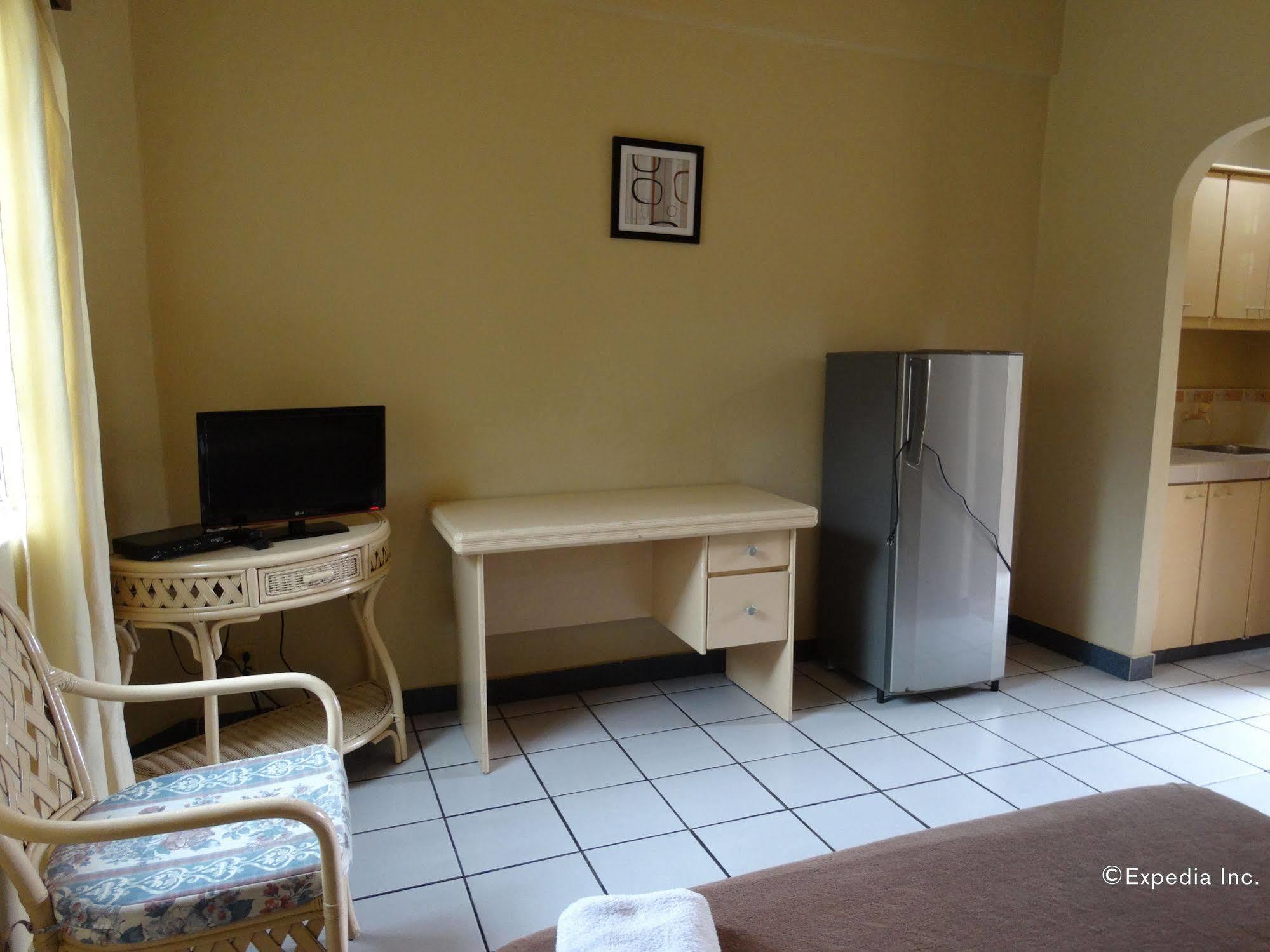 Отель Red Knight Gardens Davao Экстерьер фото